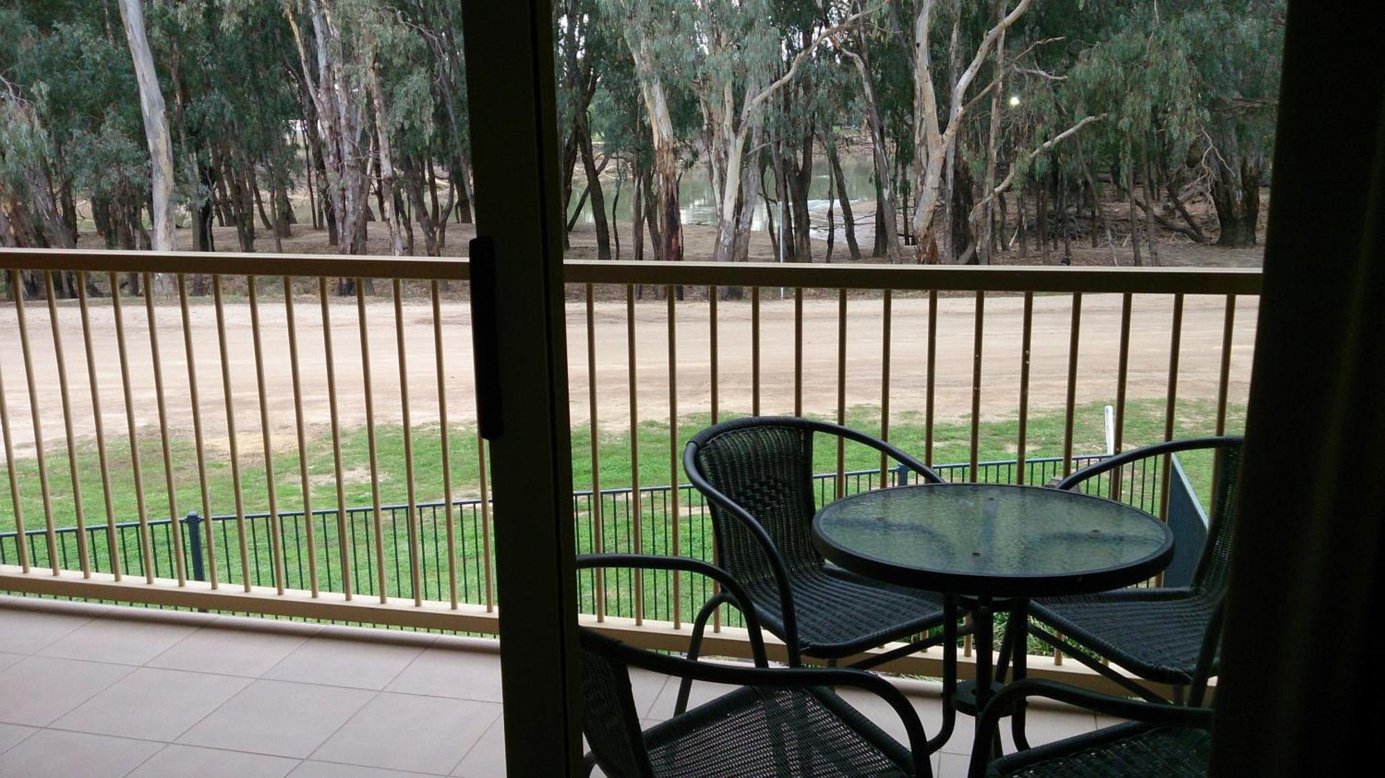 Murray Waters Motor & Motel