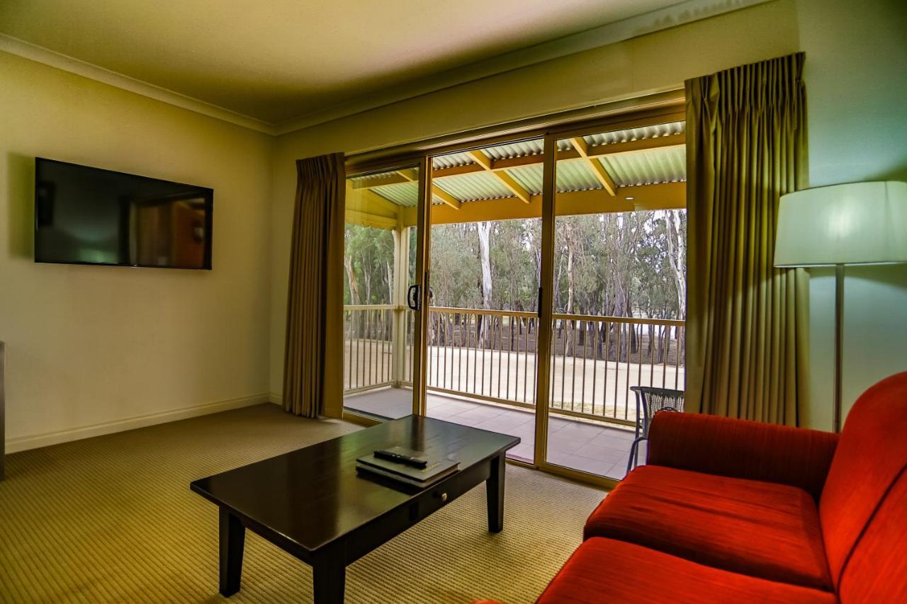 Murray Waters Motor & Motel 4*